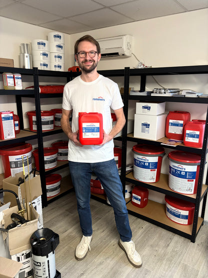 Kolega drží Funcosil WS v ruce :)